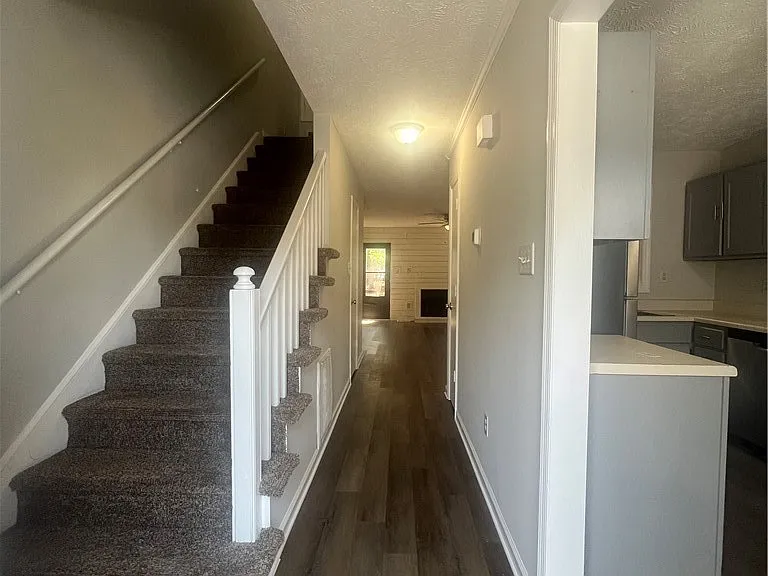 119 Villa Dr — Photo 2