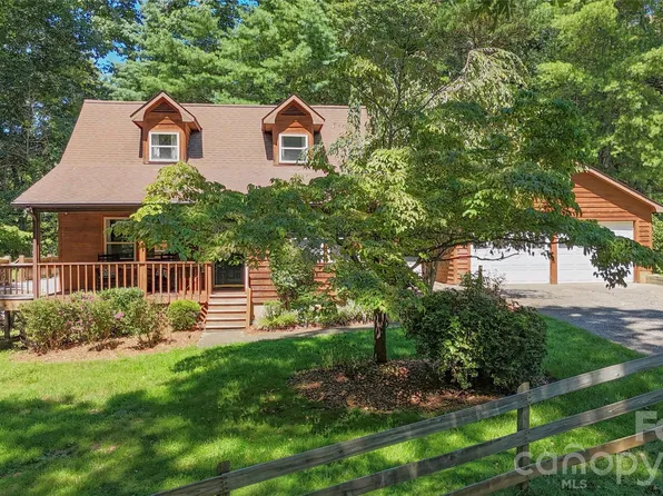 24 Oakwood Rd, Candler, NC 28715