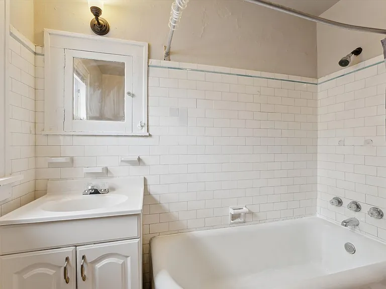 13108 Cedar Rd Cleveland Heights Oh 44118 — Photo 30