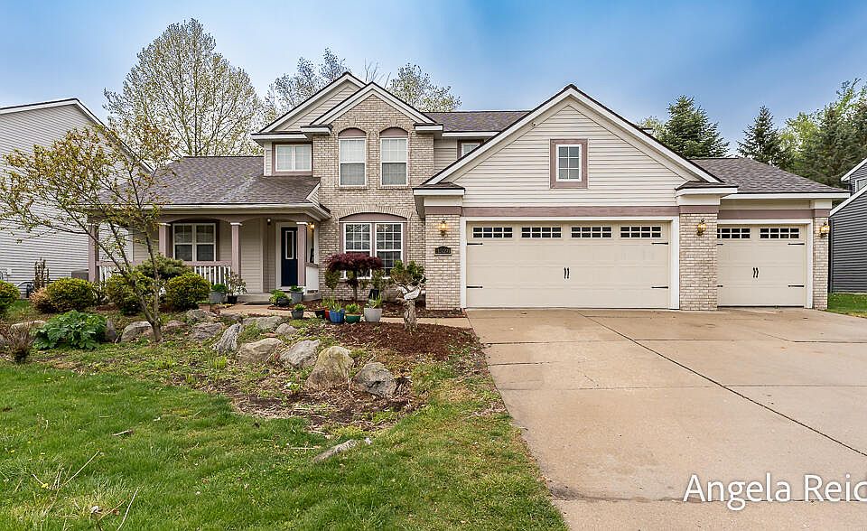 1st image of 3528 Birch Knoll Dr SE