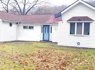 727 Queen Of Peace Rd, Harveys Lake, PA 18618