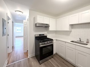 9606 Golf Ter, Des Plaines, IL 60016