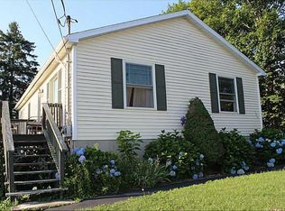 120 Seascape Ave, Middletown, RI 02842