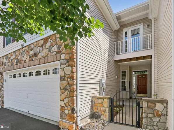 30 Sutton Ct, Pennington, NJ 08534