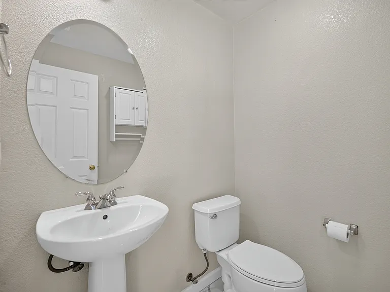 5858 Hazelwood Cmn — Photo 18