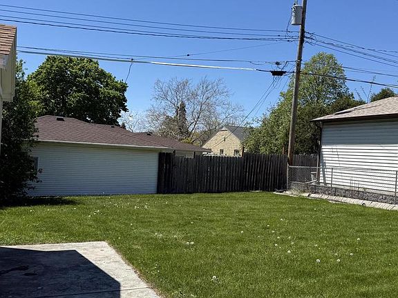 4th image of 1024 Illinois STREET