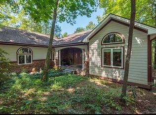 27 Windy Rdg, Fairview, NC 28730