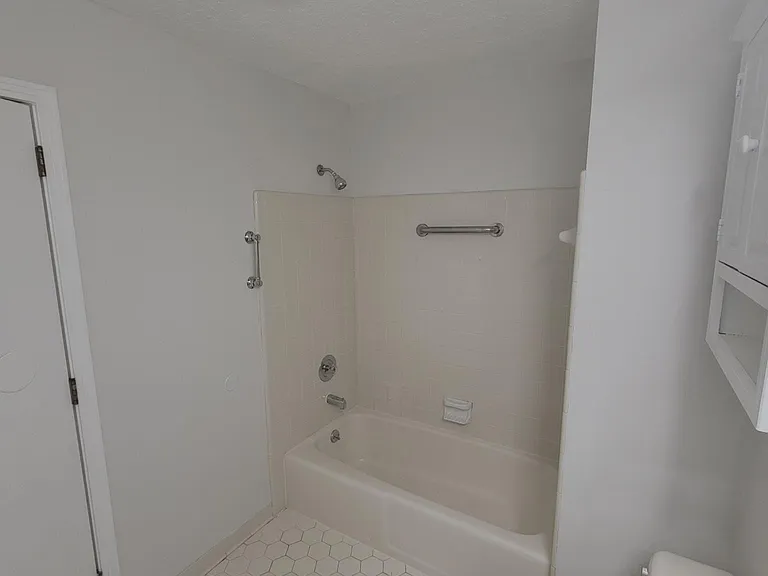 301 Hickory Pl — Photo 27