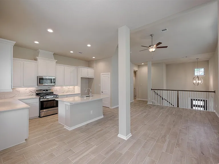 115 Handley Dr — Photo 9