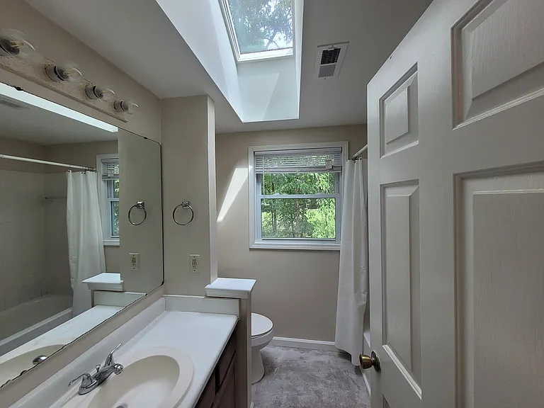 104 Corgy Dr — Photo 22