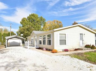 909 E 8th St, Fowler, IN 47944