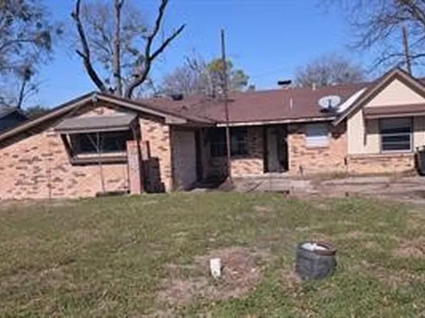 2404 Beverly Dr, Greenville, TX 75402