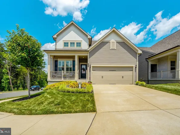 6852 Gerber Daisy Ln, Haymarket, VA 20169