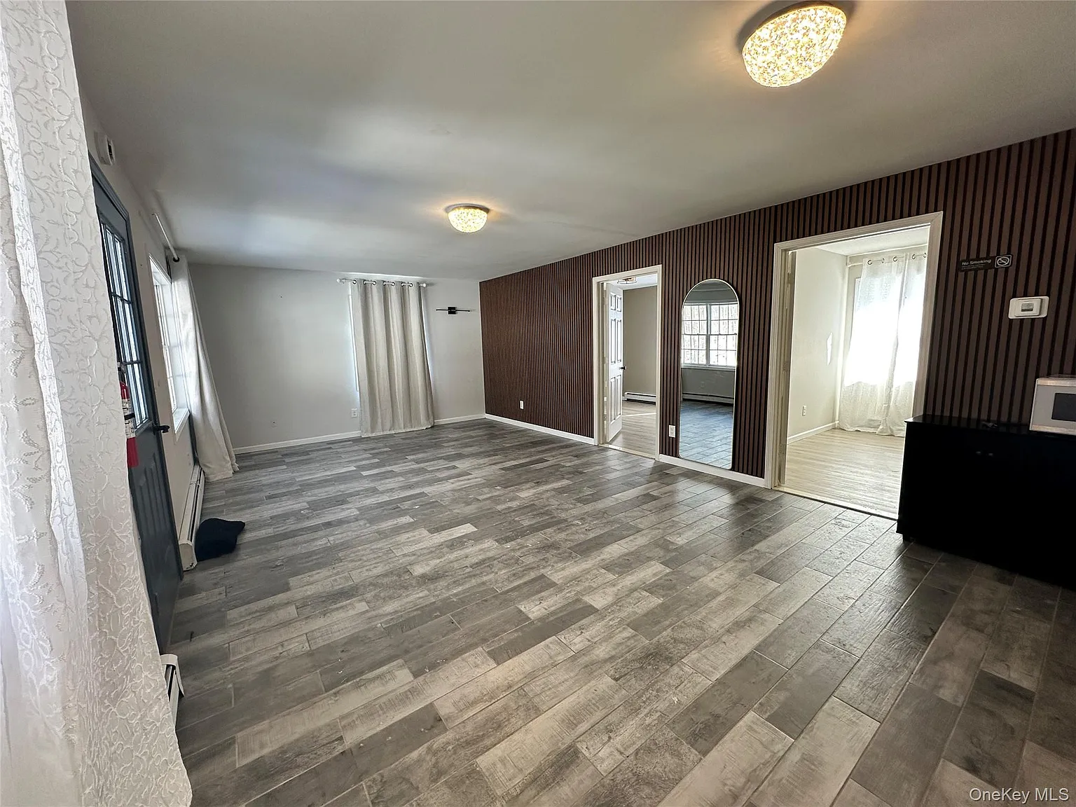 2 bed, 1.0 bath, 900 sqft, $2,400 — Photo 2