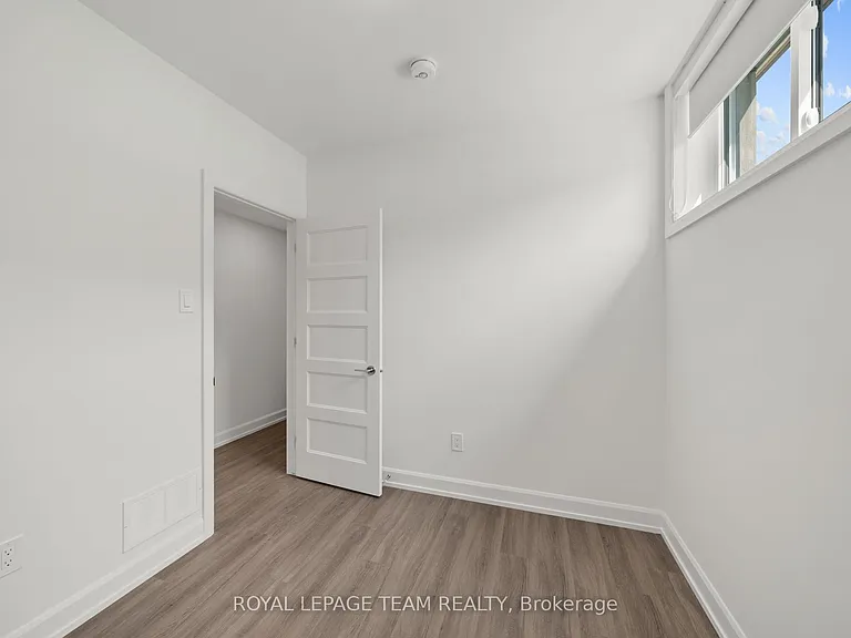 998 Hollington St #LOWER — Photo 24
