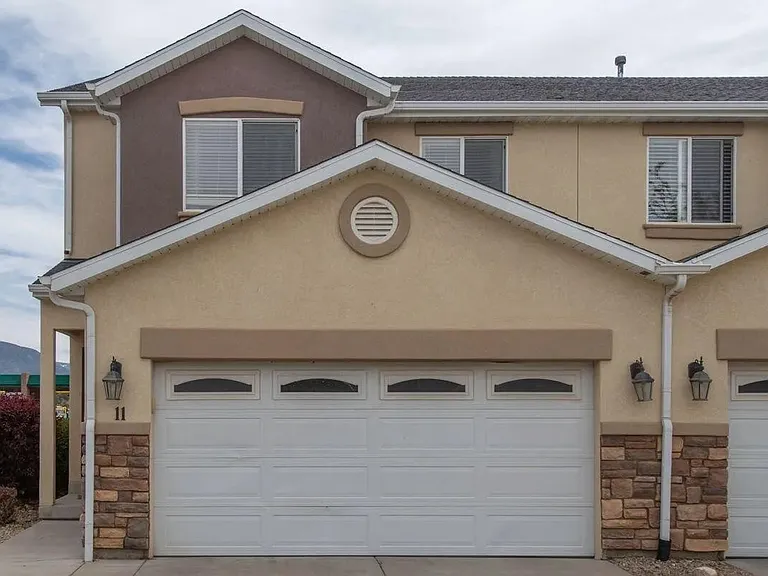 173 E Fiddlers Canyon Rd #11 — Photo 1