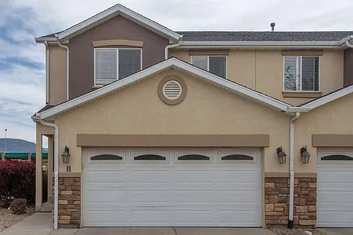 173 E Fiddlers Canyon Rd #11 Photo 1