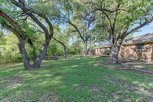 210 Live Oak Dr Photo 1
