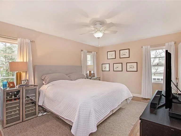 3873 Land O Lakes Dr NE — Photo 23