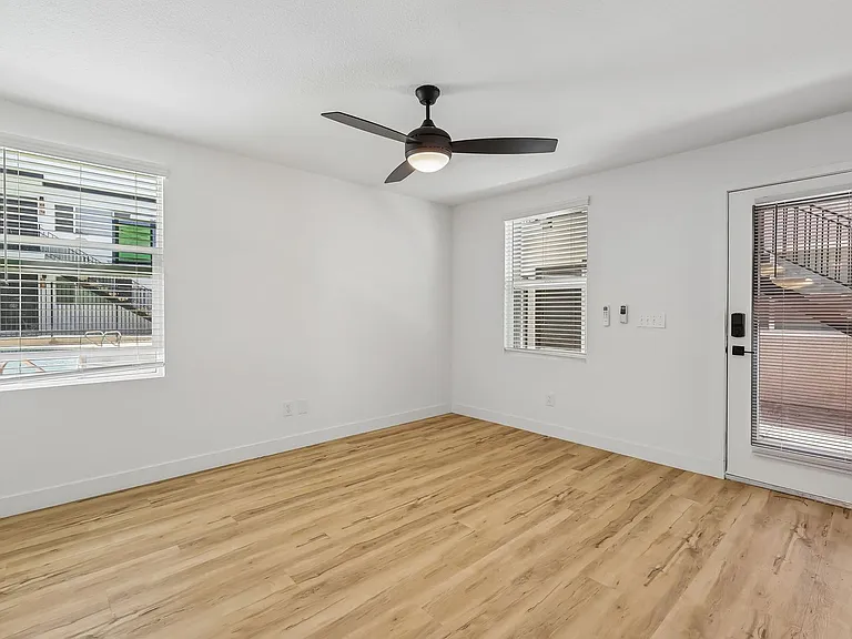The Crest |NEWLY Renovated Studios, Lofts, 1, 2 & 3 Bedroom Homes Near the Beach — Photo 29