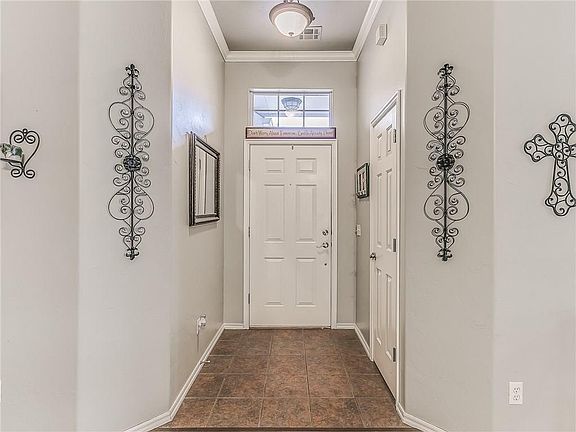 3rd image of 10508 Ashford Dr