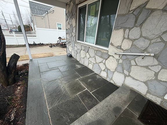 2nd image of 64 Heathcote Rd