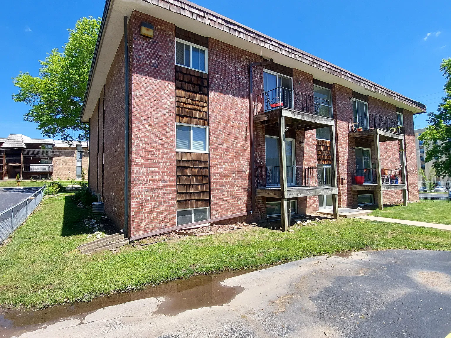 2 bed, 850 sqft, $1,100 — Photo 1