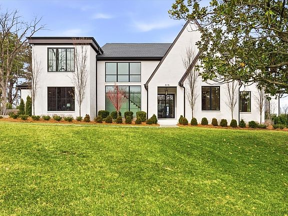 5th image of 818 Brentview Dr