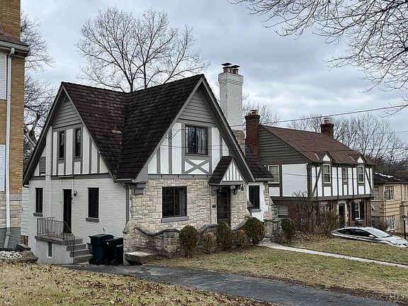 2nd image of 2814 Temple Ave