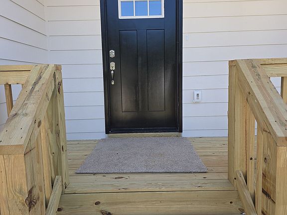 5th image of 1009 S Gordon Rd