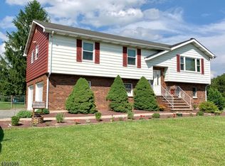 73 Knowlton Rd, Columbia, NJ 07832