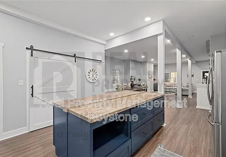 6319 Saint Marie St — Photo 12