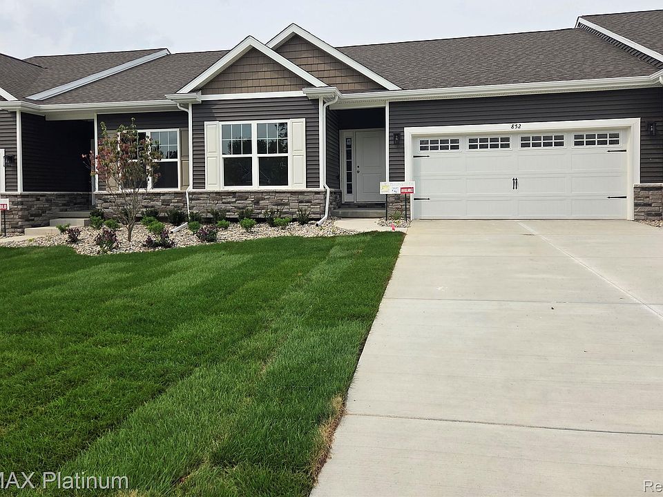 1st image of 852 Oakwood Cir #42