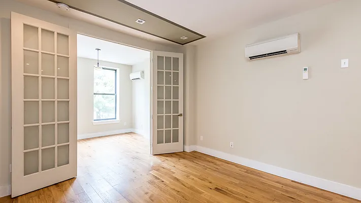 Rented by Nooklyn NYC LLC | media 18