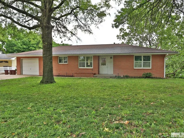 1010 N 5th St, Tecumseh, NE 68450