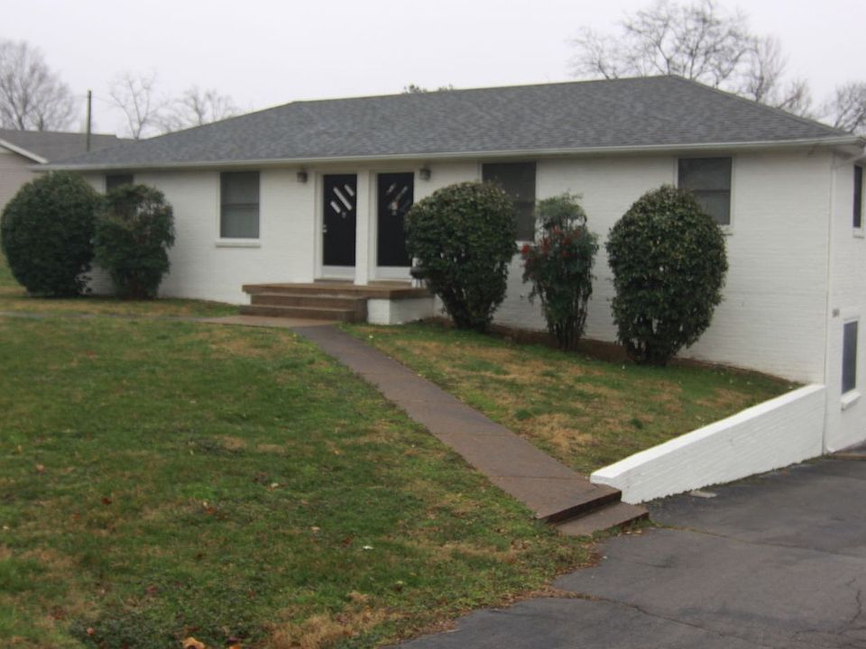 Memorial Drive 1860 / 1862 / 1864 1860 Memorial Dr Clarksville TN