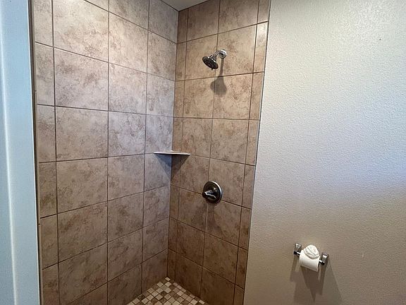 5th image of 2708 W Boyce Ave
