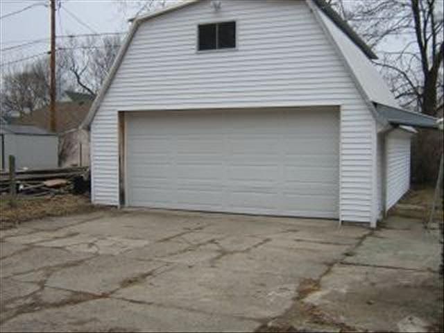 2nd image of 327 Perrin St