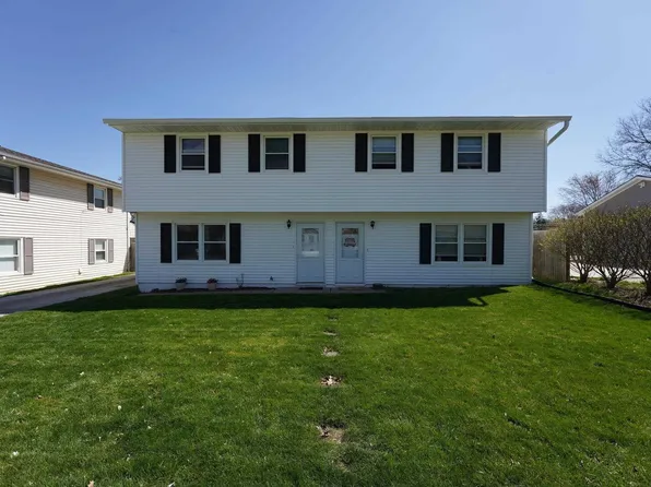 1025-1027 11th St, Silvis, IL 61282