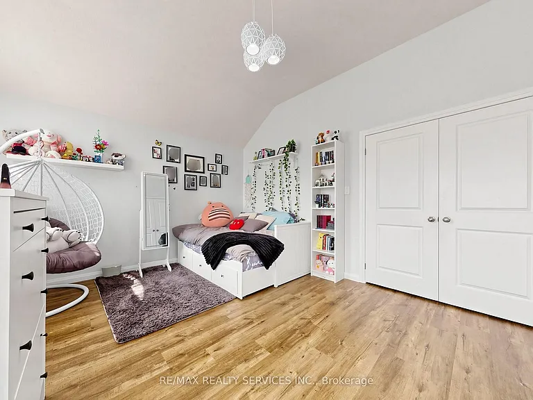 291 Hardcastle Dr — Photo 31