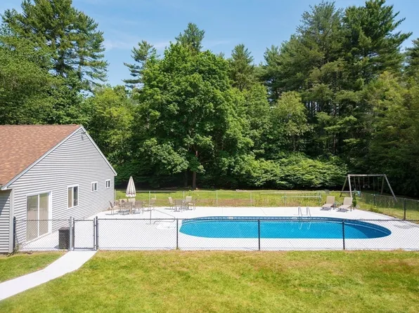 21 King Hill Rd, Hanover, MA 02339