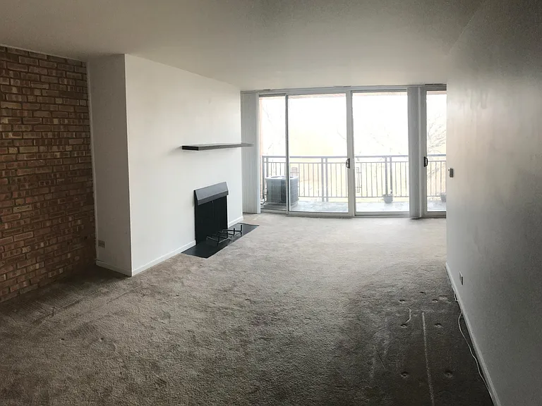 5950 Oakwood Dr — Photo 2