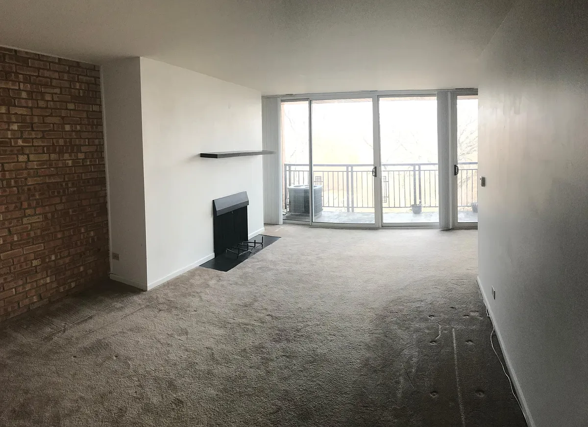 Building Photo - 5950 Oakwood Dr