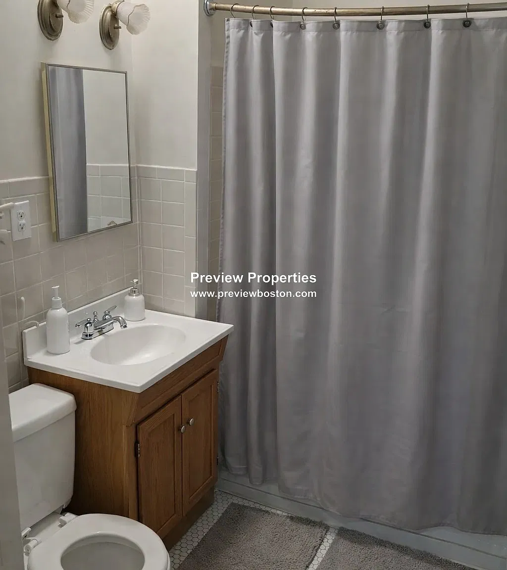 3 bed, 2.0 bath, $3,500 — Photo 4