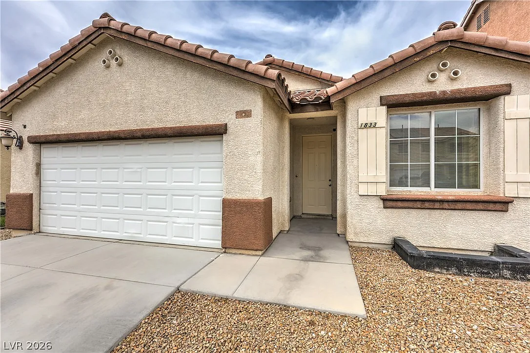 4 bed, 2.0 bath, 1648 sqft, $1,950 — Photo 4