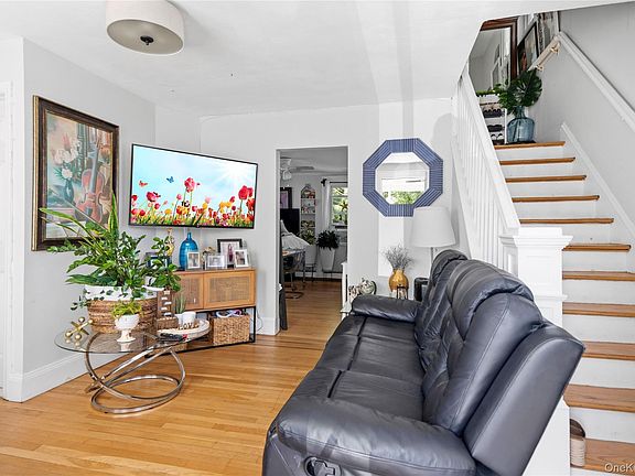 2nd image of 194 Woodfield Road