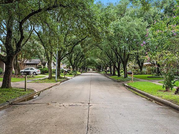 Take a look at this beautiful, tree-lined street- Rolling Terrace Drive