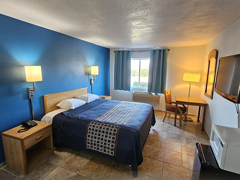 2210 Manthey Rd #303 — Photo 3