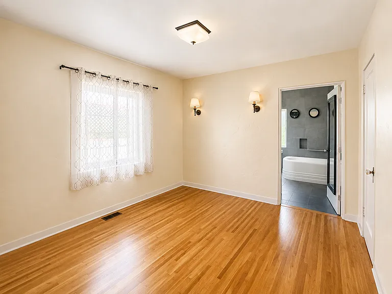 3222 Curtis St — Photo 11