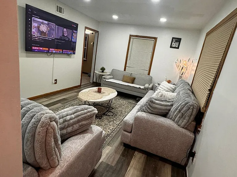 7514 N Silvery Ln — Photo 3